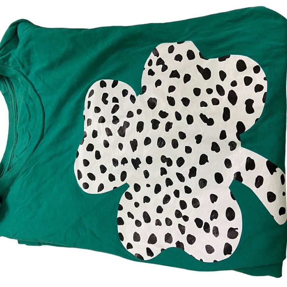 St Patrick’s day short shirt sleeved t shirt adult XL never worn